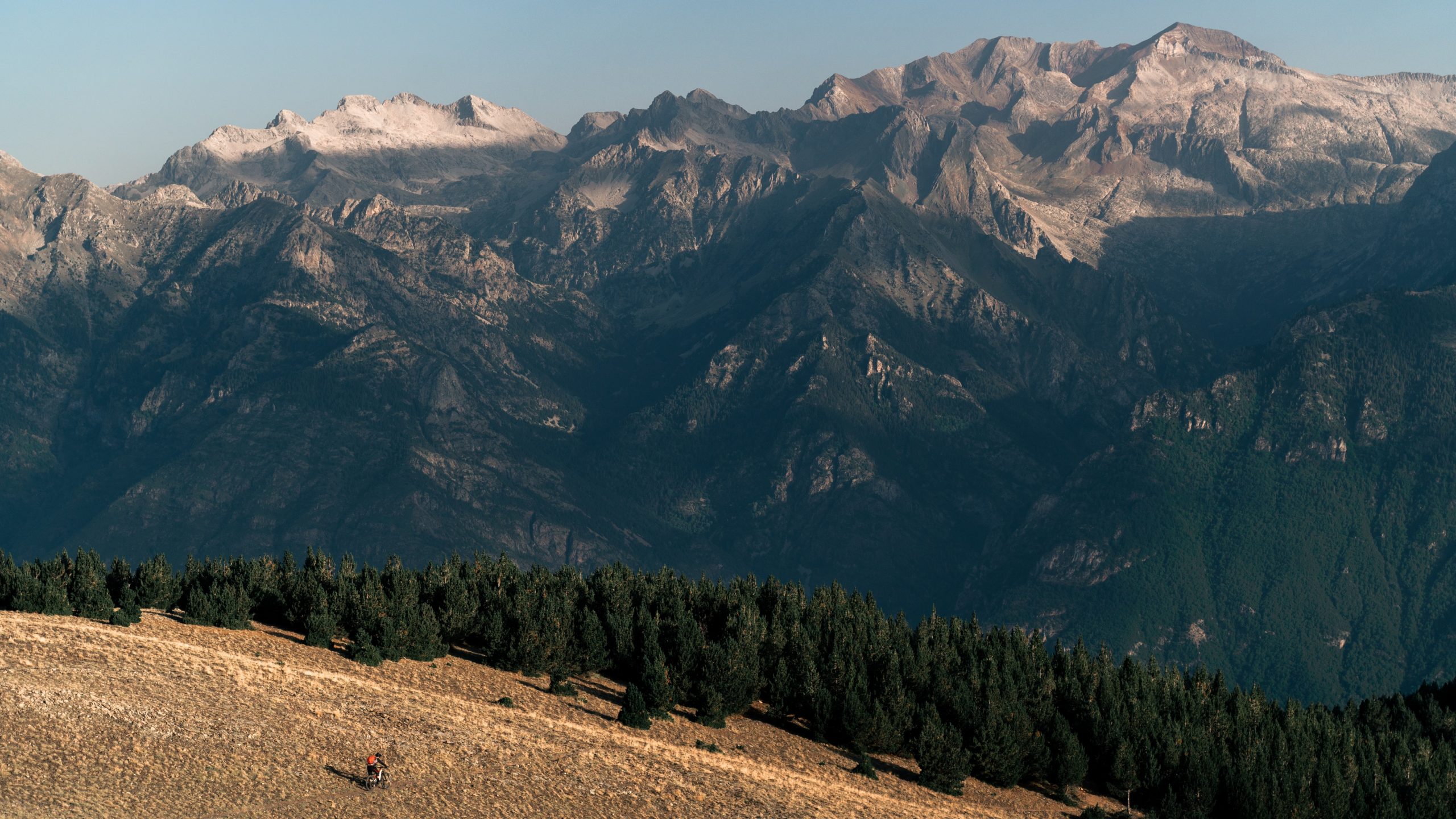 EXPLORING BENASQUE VALLEY