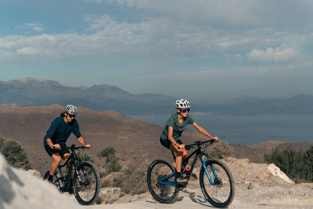 DISCOVERING CRETE